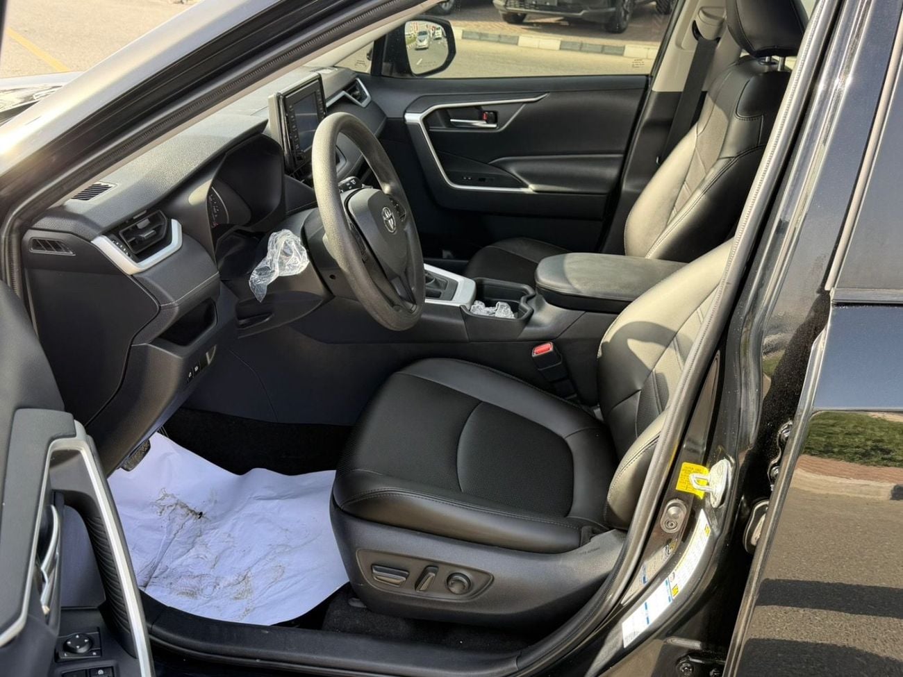 Toyota RAV4 2020 Toyota RAV4 XLE 4x4 Full option 2.5L