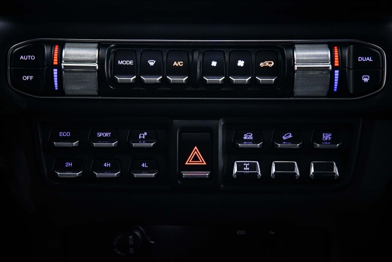 باو 212 T01 ADVENTURER 2.0L - GREEN INSIDE BLACK | EXPORT ONLY