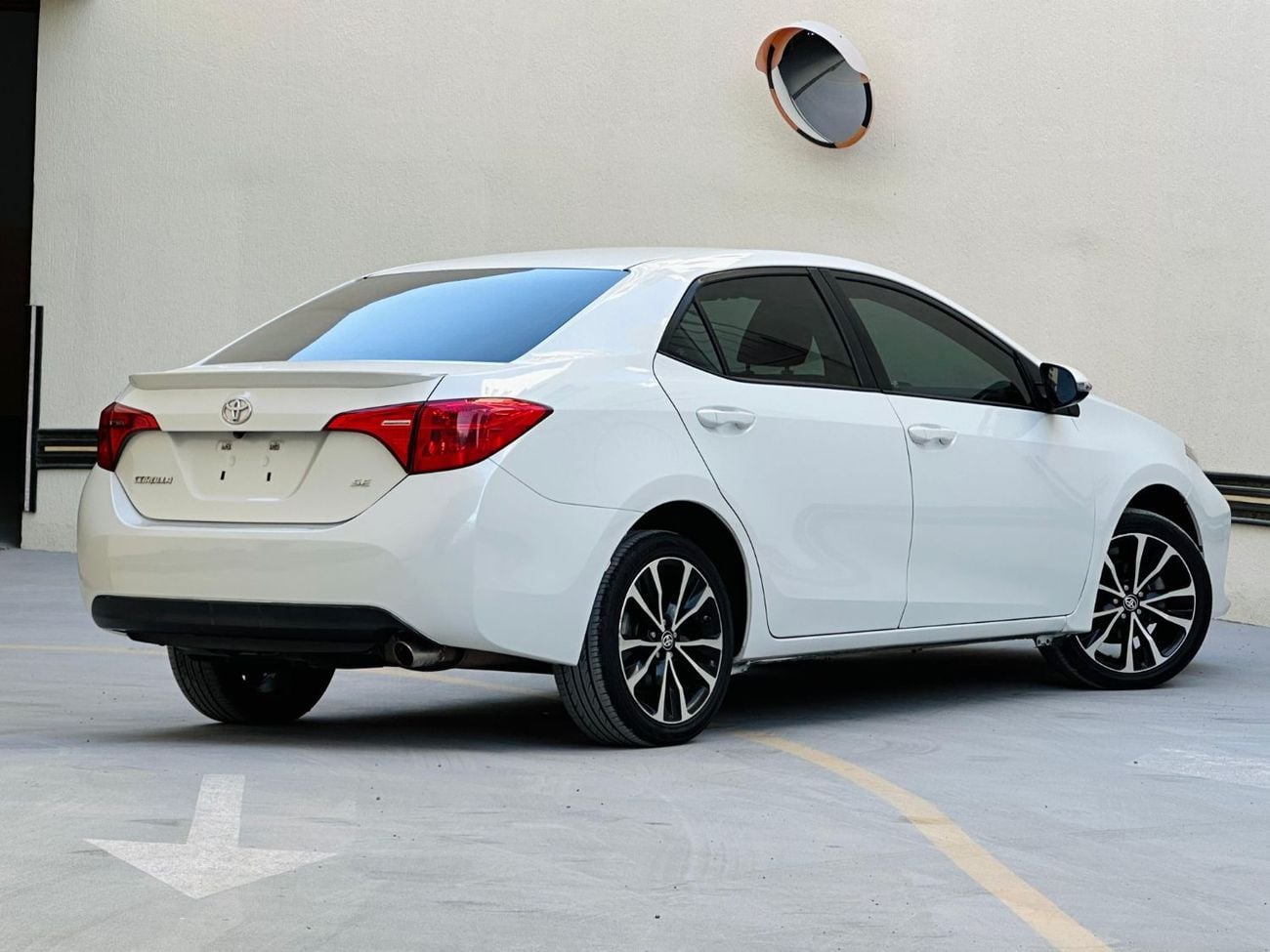 تويوتا كورولا SE Year: 2017  SE Engine: 1.8L V4