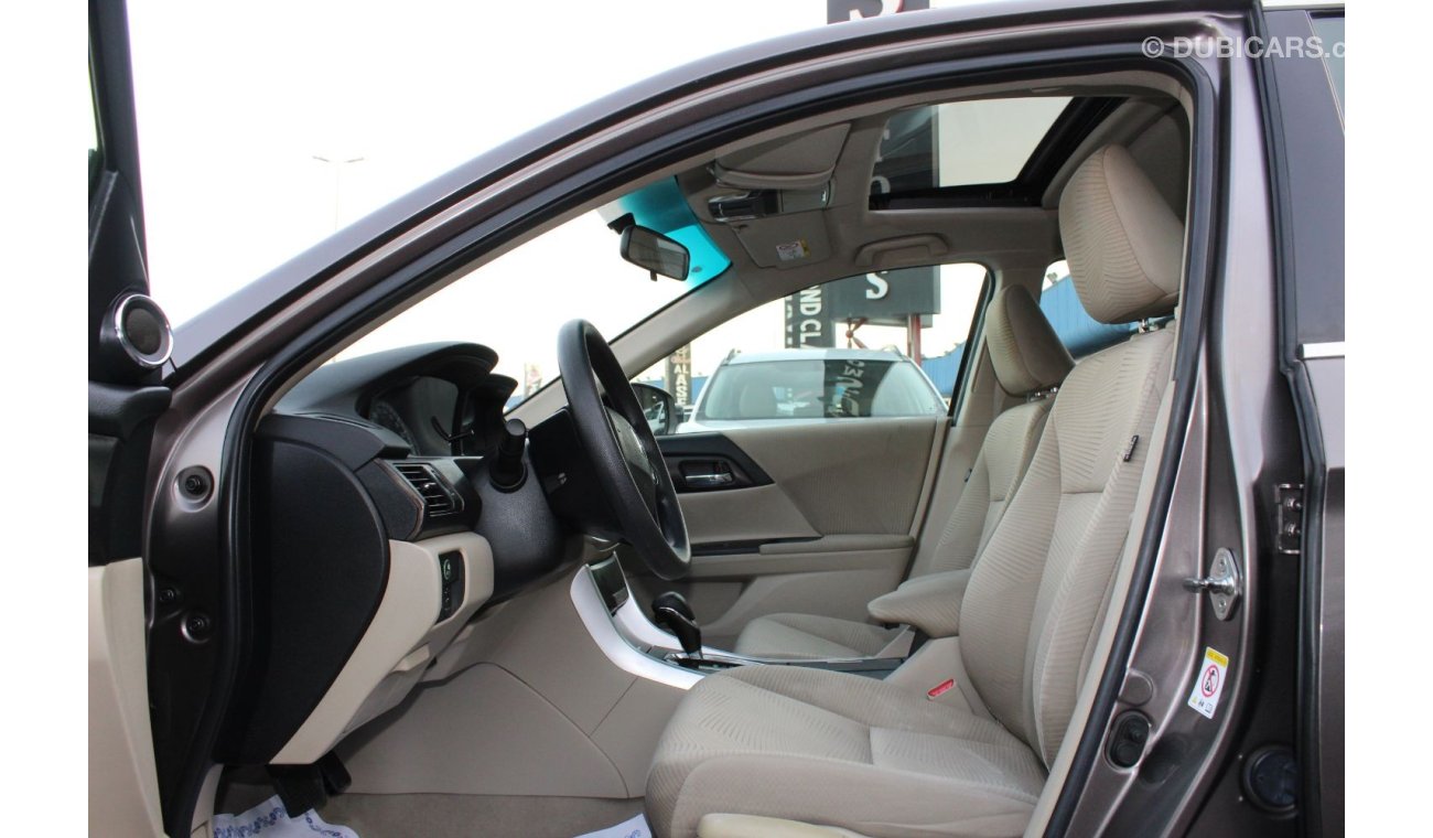 هوندا أكورد GCC MID OPTION WITH SUNROOF MINT IN CONDITION