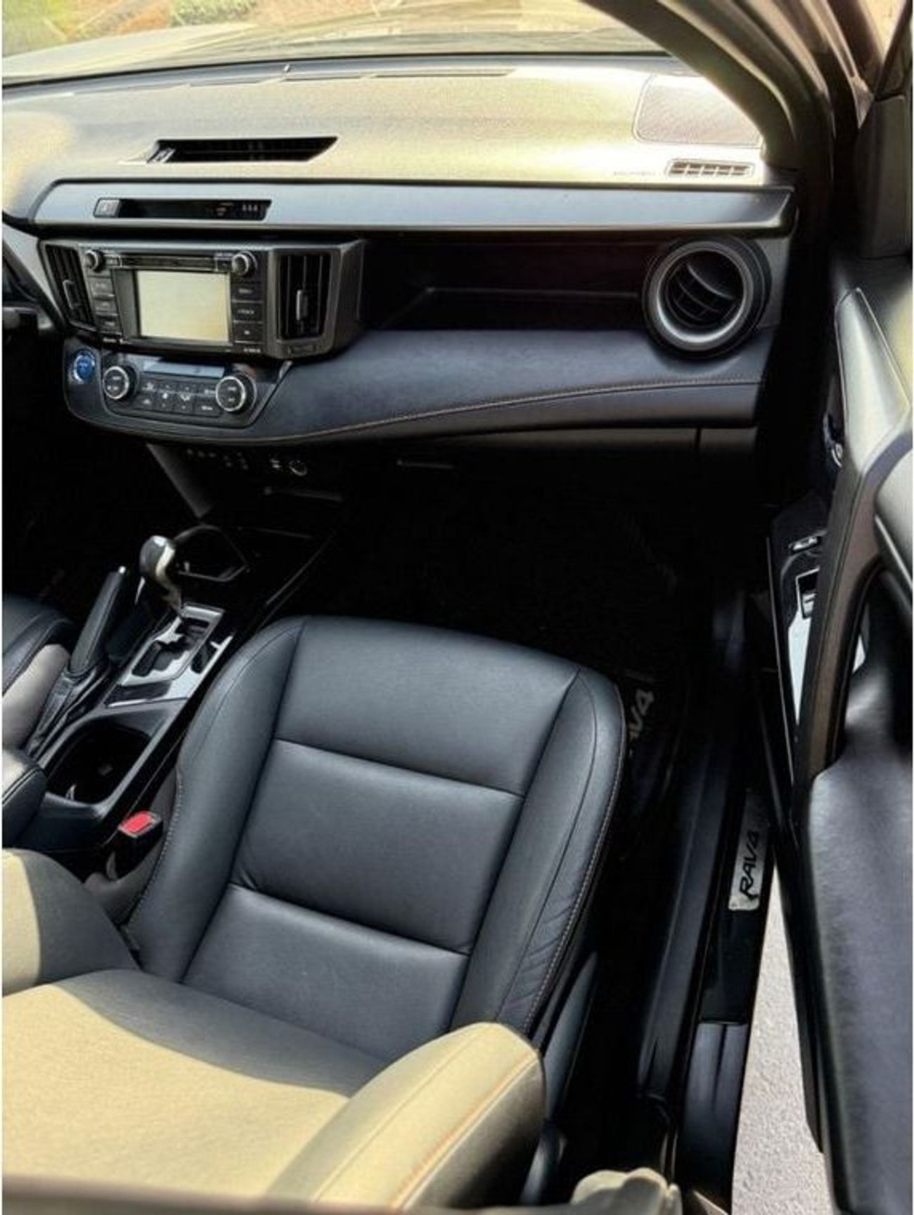 Toyota RAV4 Hybrid TOYOTA RAV4 SE Full Option