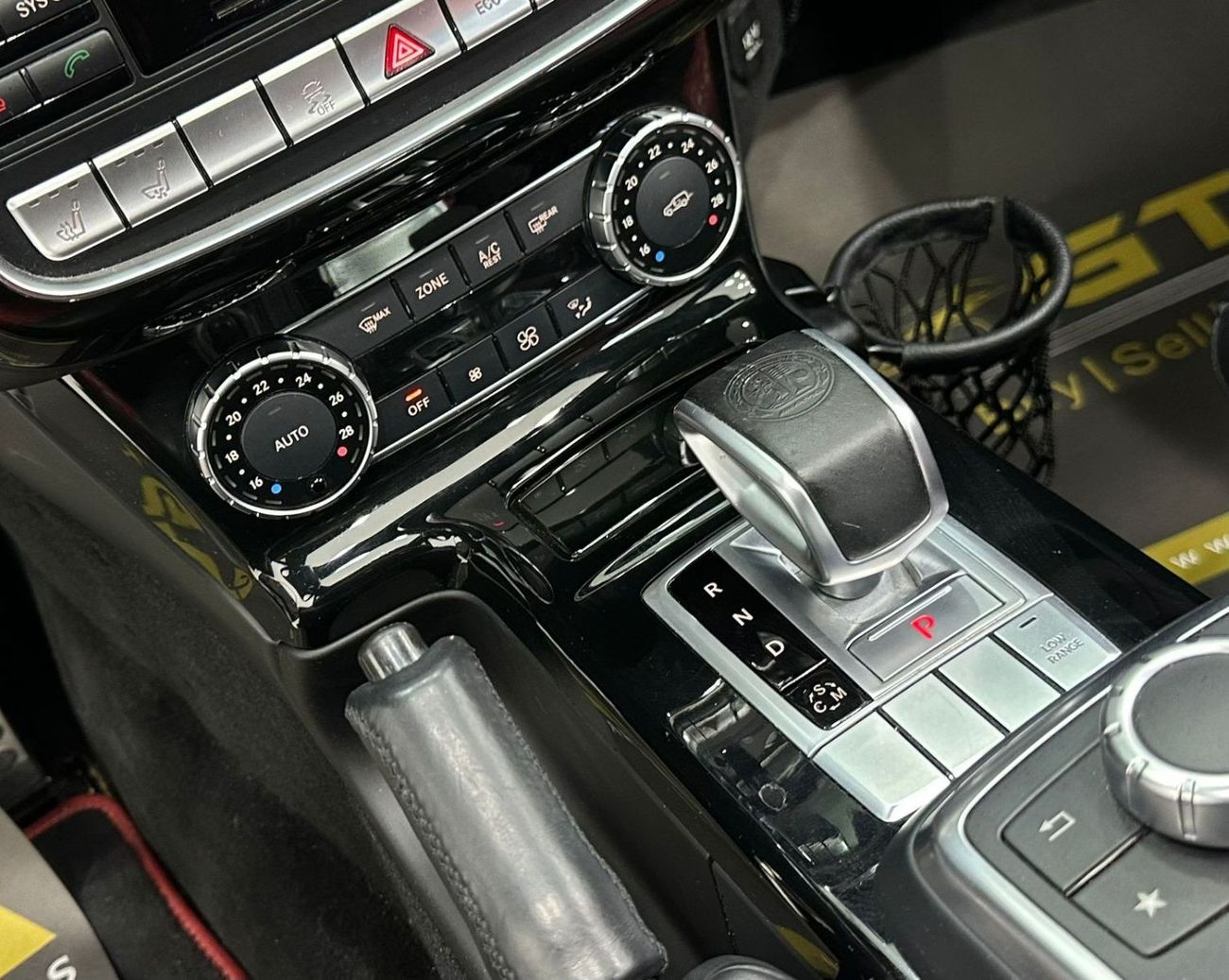 Mercedes-Benz G 63 AMG 2015 Mercedes G 63 AMG(Full Option), 3 Years GTA Service Contract, Full Service History, GCC