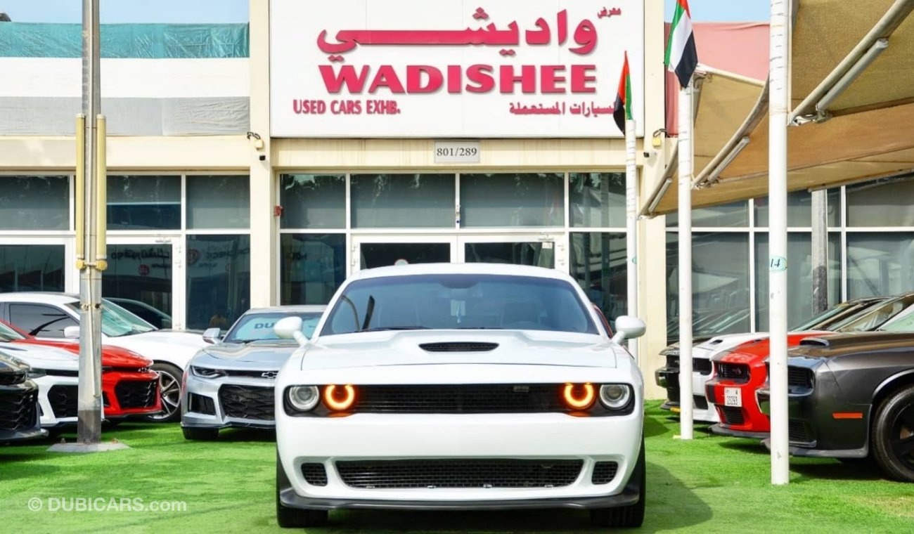 دودج تشالينجر Clean Title, Challenger R/T Hemi V8 5.7L 2020/Original Air Bags/Leather interior/Low Miles/Excellent