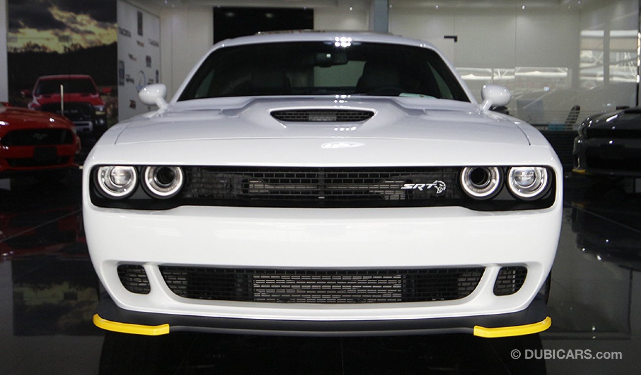 دودج تشالينجر Hellcat SRT, 6.2L, V8, 0 km with 3Yrs or 100K km Warranty