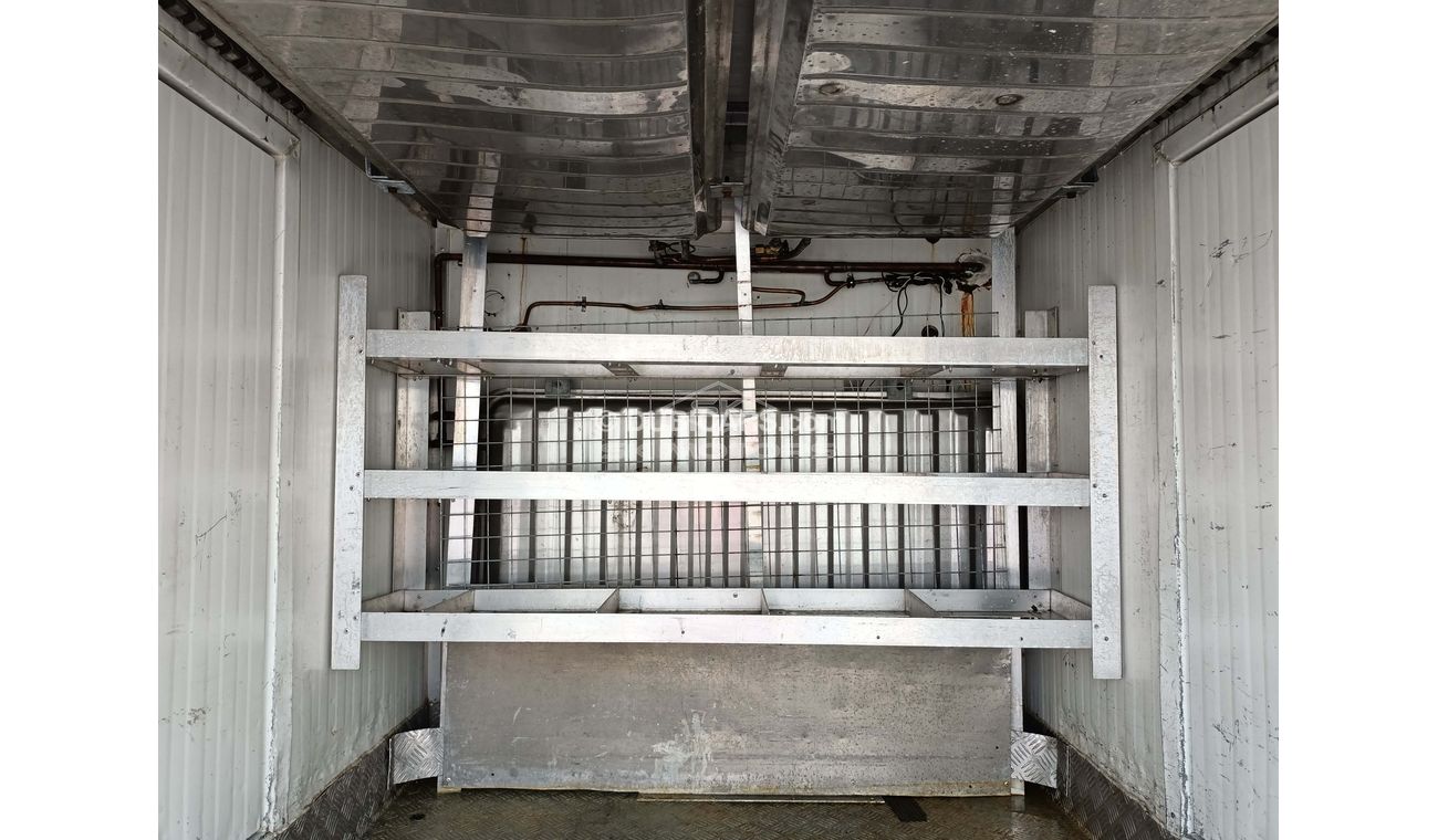 تويوتا هيلوكس 2.7L, 15" Tyre, Xenon Headlights, Fabric Seats, Chiller, Front A/C, Manual Gear Box (LOT # 8200)