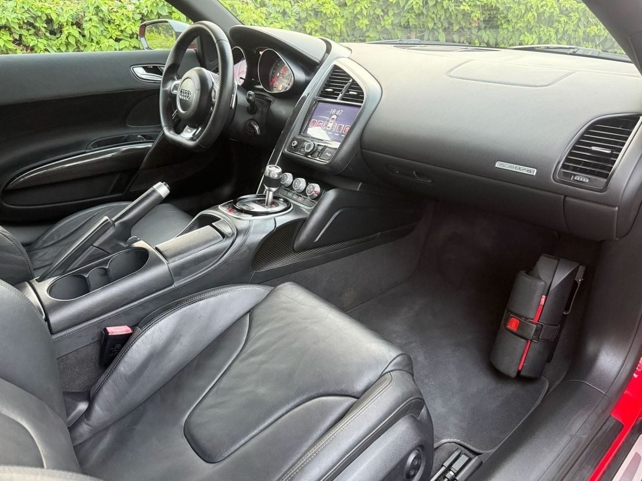 أودي R8 FSI Audi R8 V8 FSI 2015 GCC Specs - Pristine Condition Full Service History in perfect condition