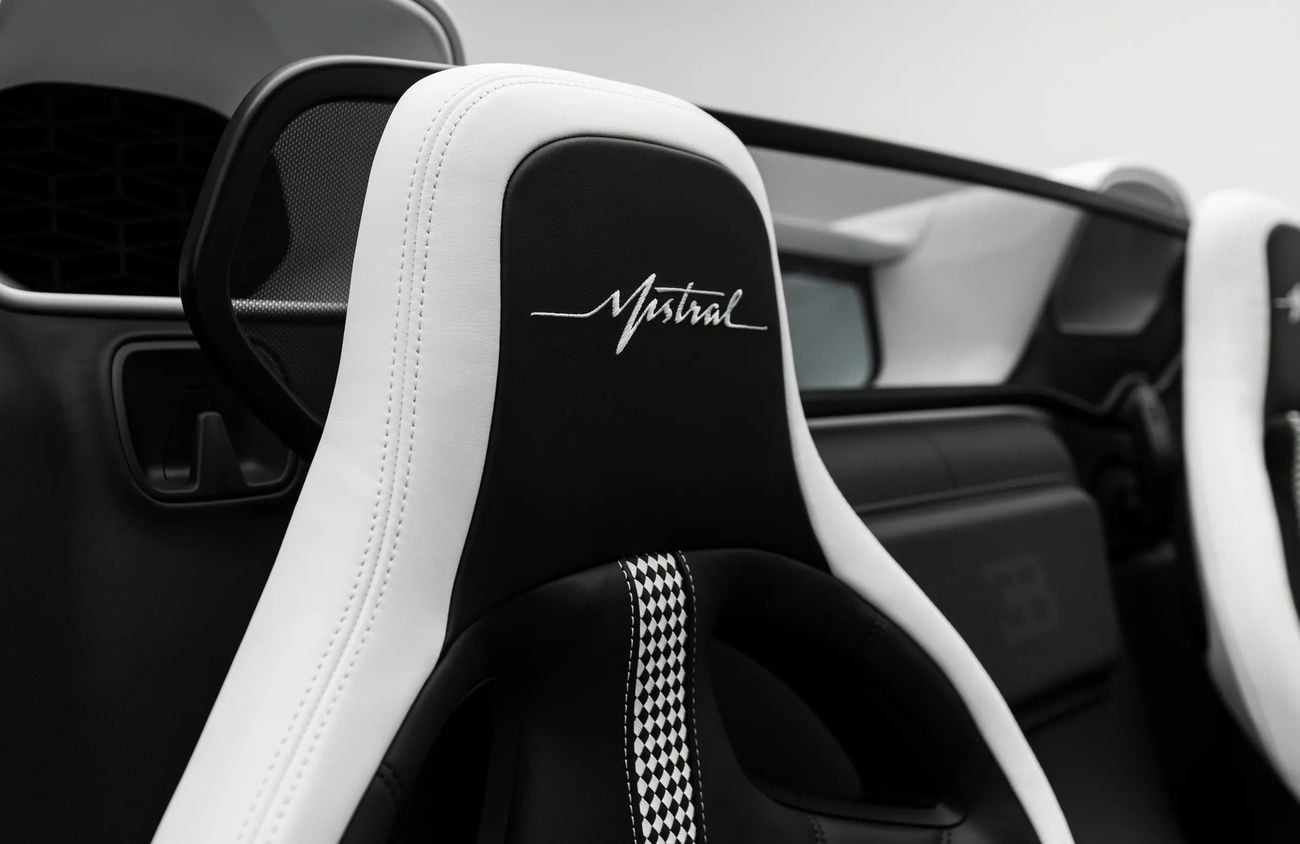 بوغاتي ميسترال W16 رودستر 8.0L W16 Quad-Turbocharged Engine