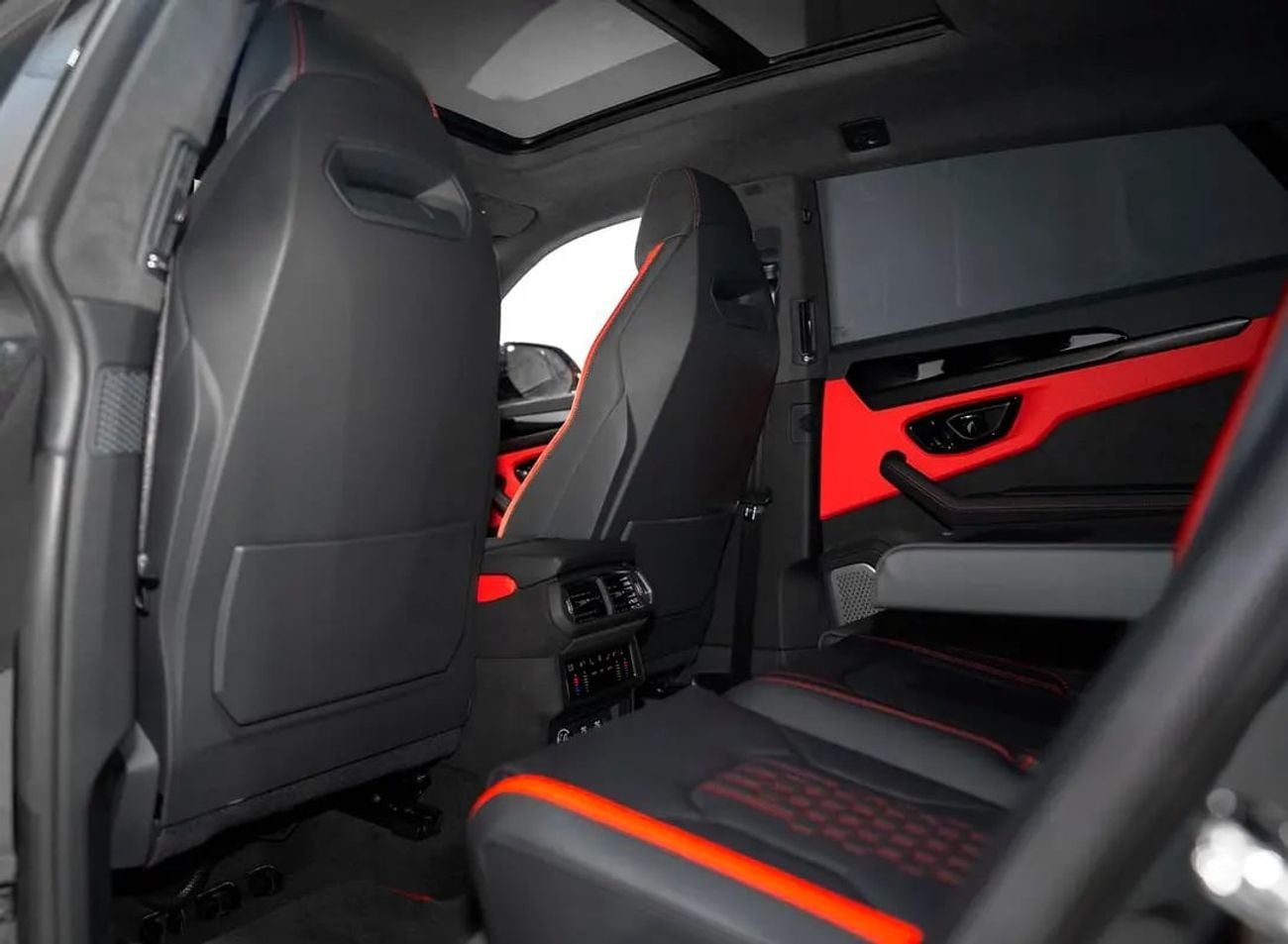 Lamborghini Urus SE 4.0T V8 Hybrid SE HYBRID | STYLE PACKAGE | REAR DIFFUSER AERO LIP | FULL OPTIONS | JAPANESE SPE