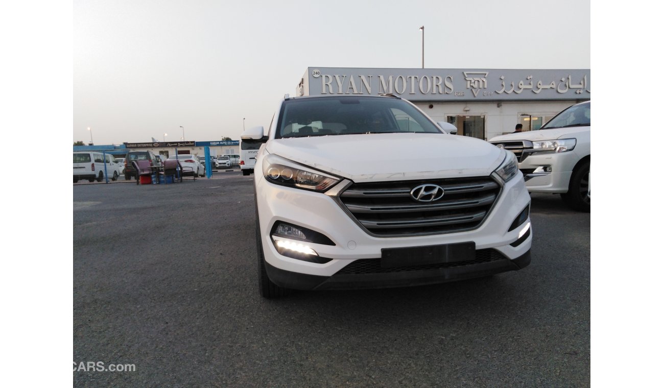 Hyundai Tucson 2017, 2.0L  RADAR SYSTEM TEN AIRBAGS CRUISE CONTROL WIRELESS CHARGER with SPORTS SYSTEM  EXPORT ONLY