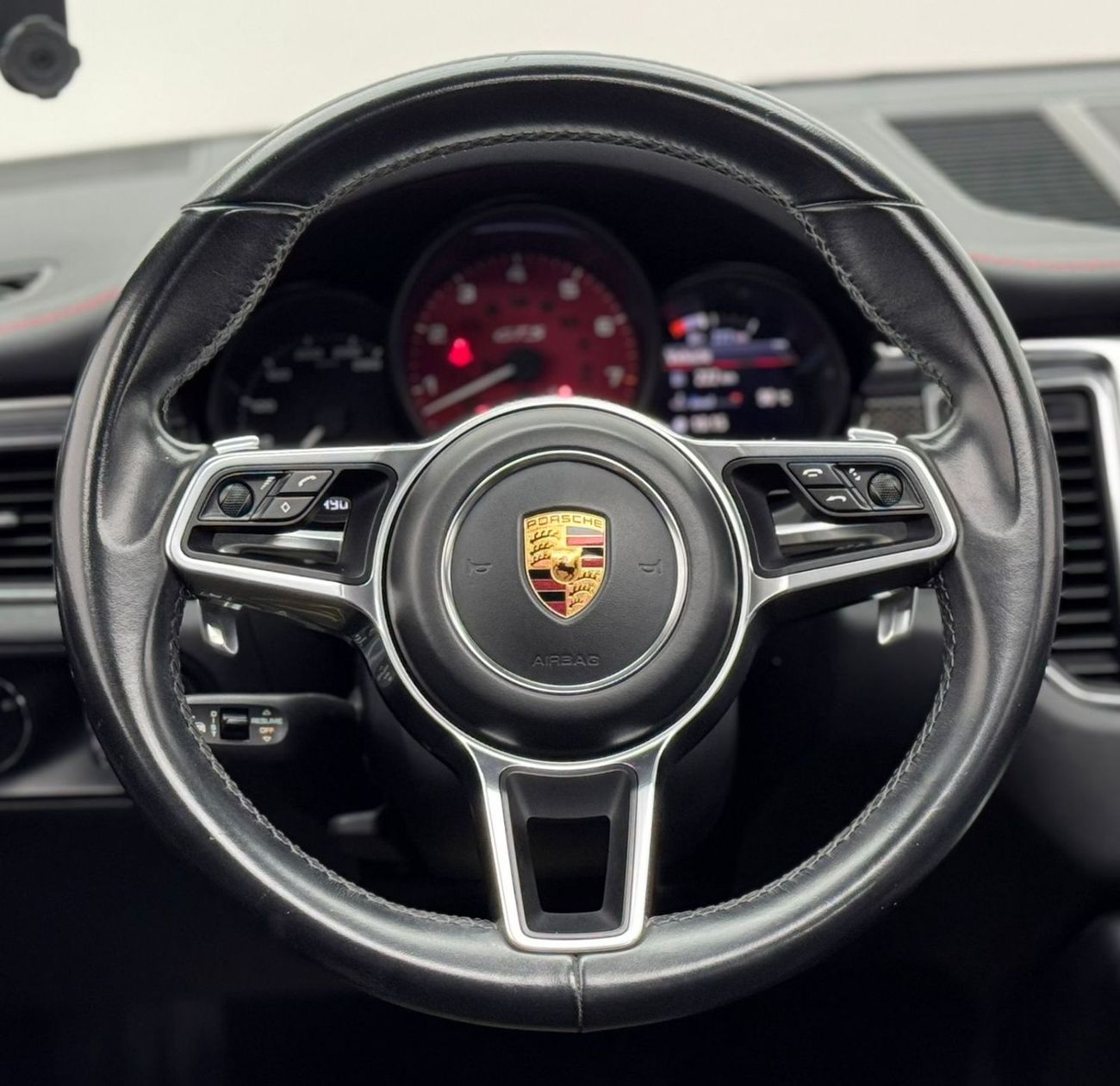 بورش ماكان GTS 3.0L (360 HP) 2017 Porsche Macan GTS, Service History, Excellent Condition, GCC