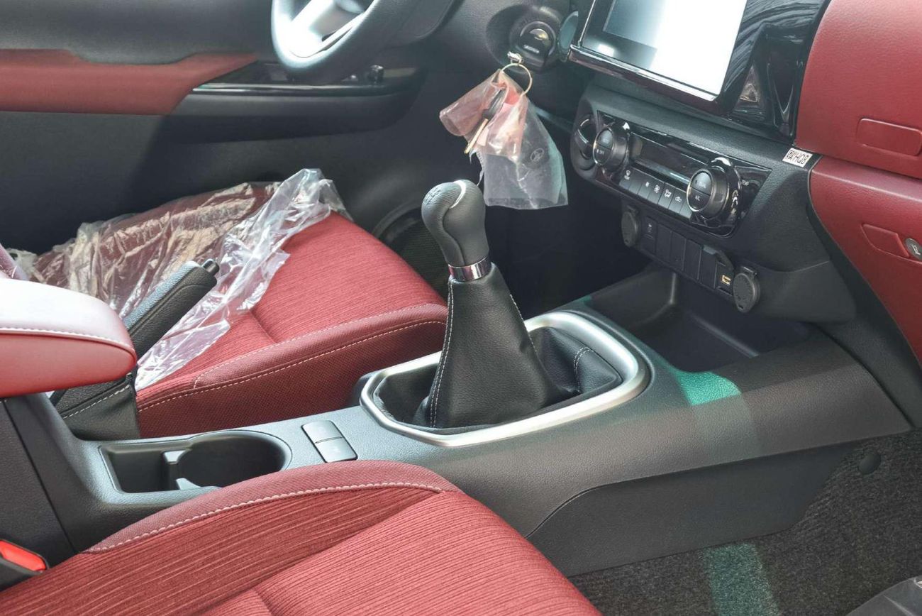 تويوتا هيلوكس TOYOTA HILUX 2.7L MT 4WD PETROL PICKUP 2025