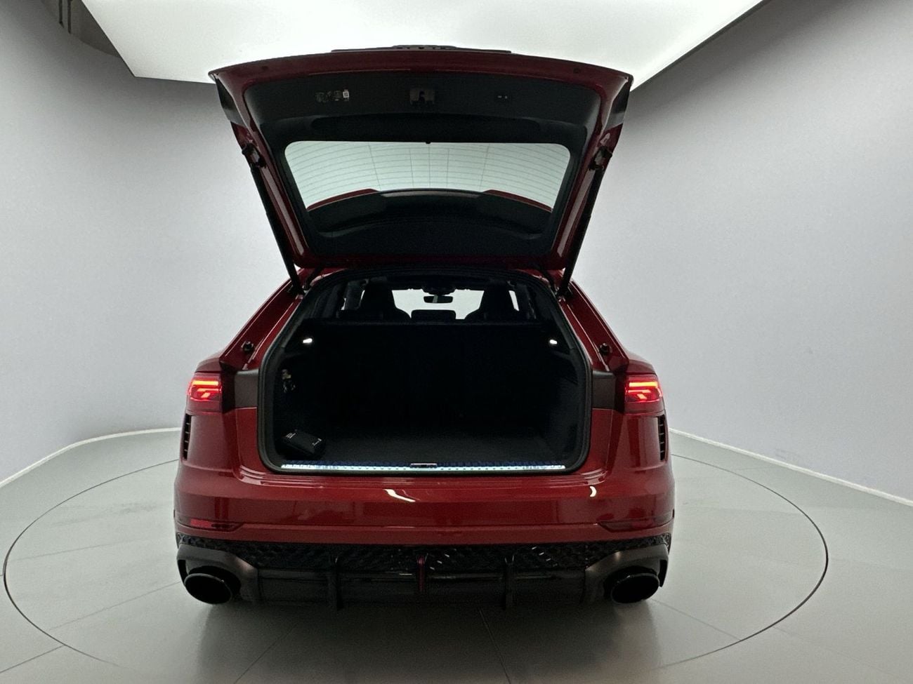 أودي RSQ8 RS Q8 SUV Performance 640hp Carbon Edition (Ref# 19681)