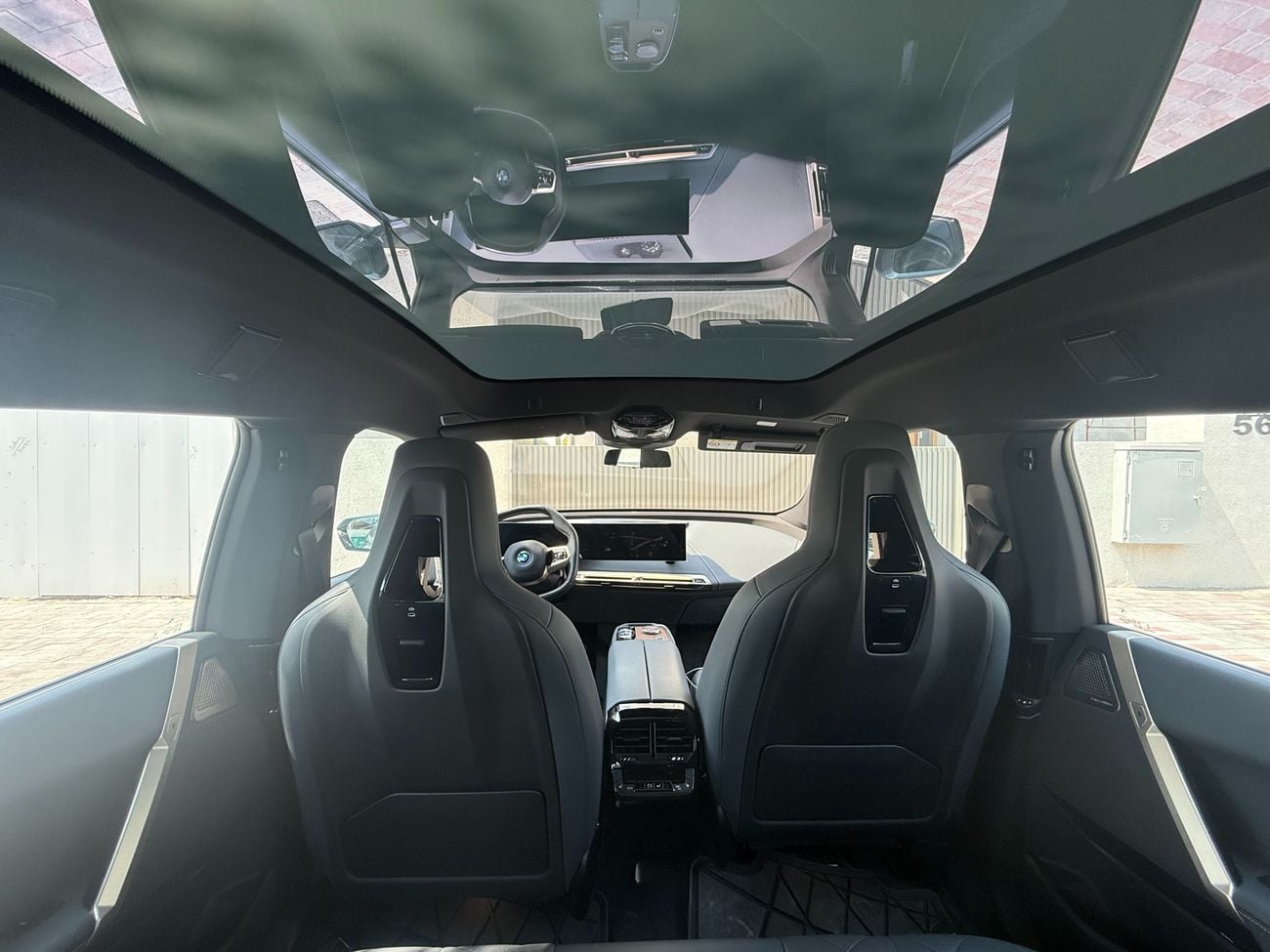بي أم دبليو iX M60 SPORT SUITE