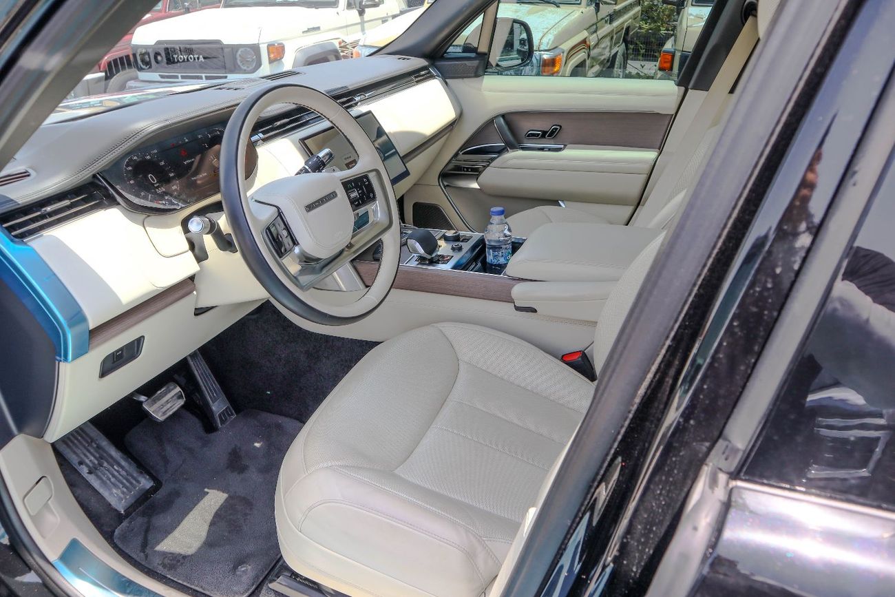 Land Rover Range Rover 2022 Land Rover Range Rover Autobiography (5.0L Supercharged V8) in black color: