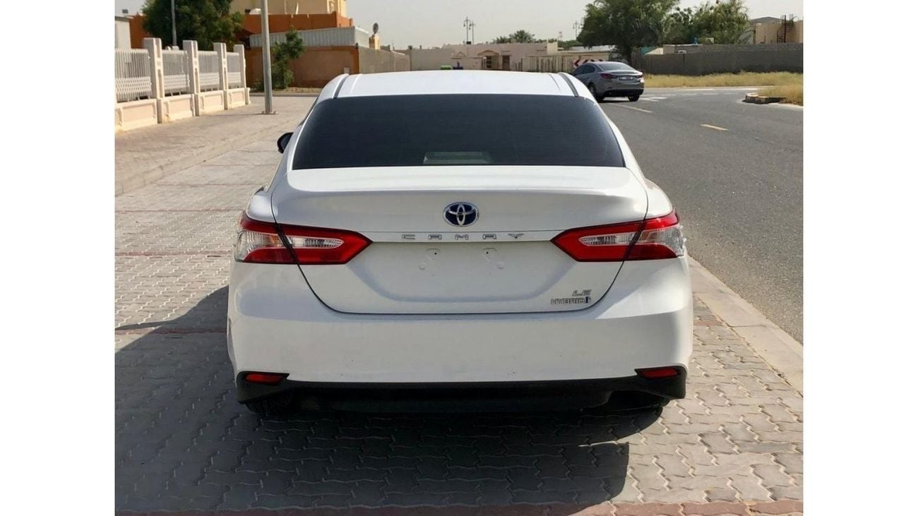 Toyota Camry Camry LE,2020 (Hybrid) 2.5L GCC / accident free