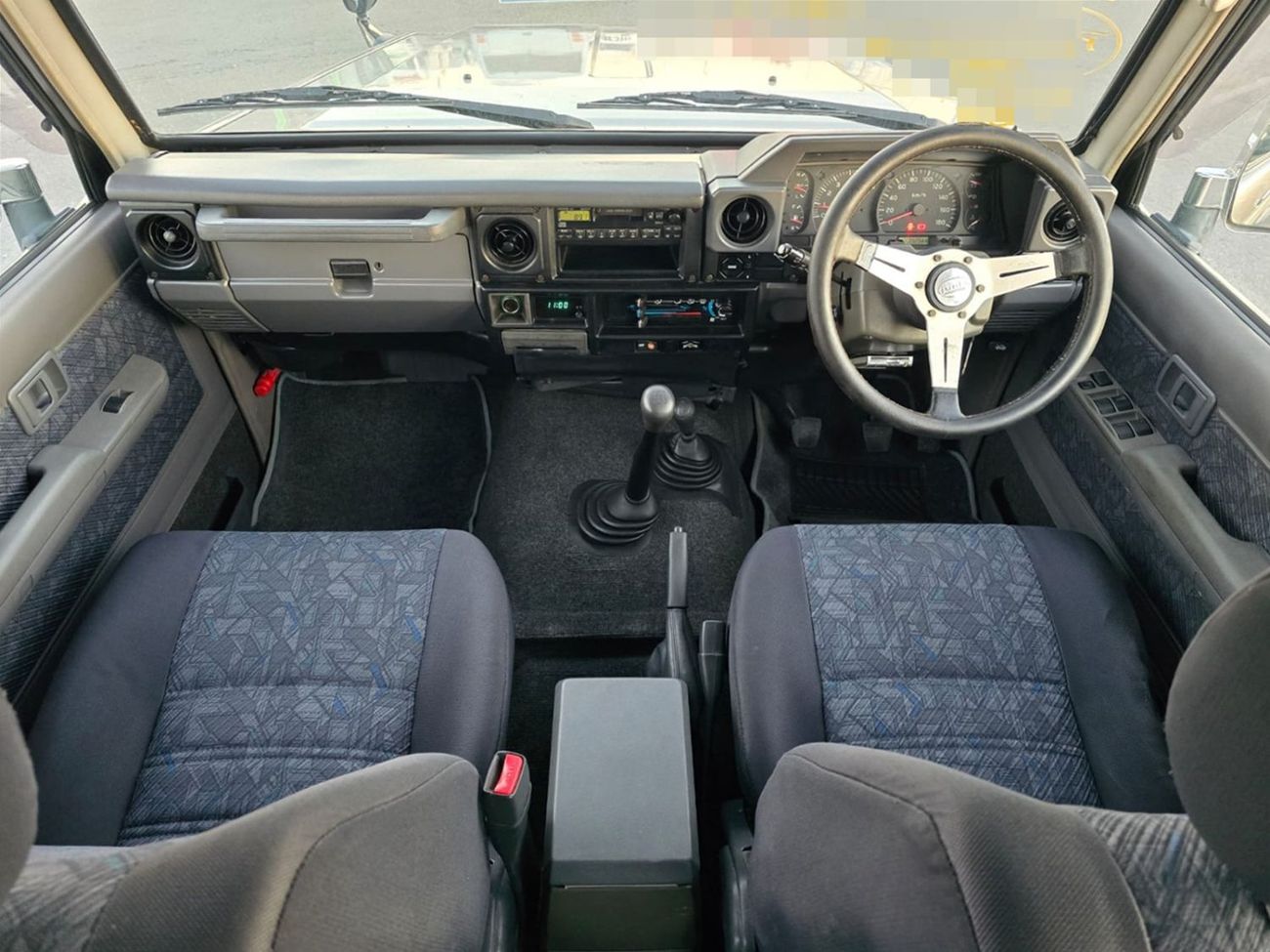 تويوتا لاند كروزر TOYOTA LAND CRUISER SUV RHD 2001 MODEL 4.1 L DIESEL MANUAL(PM03166)