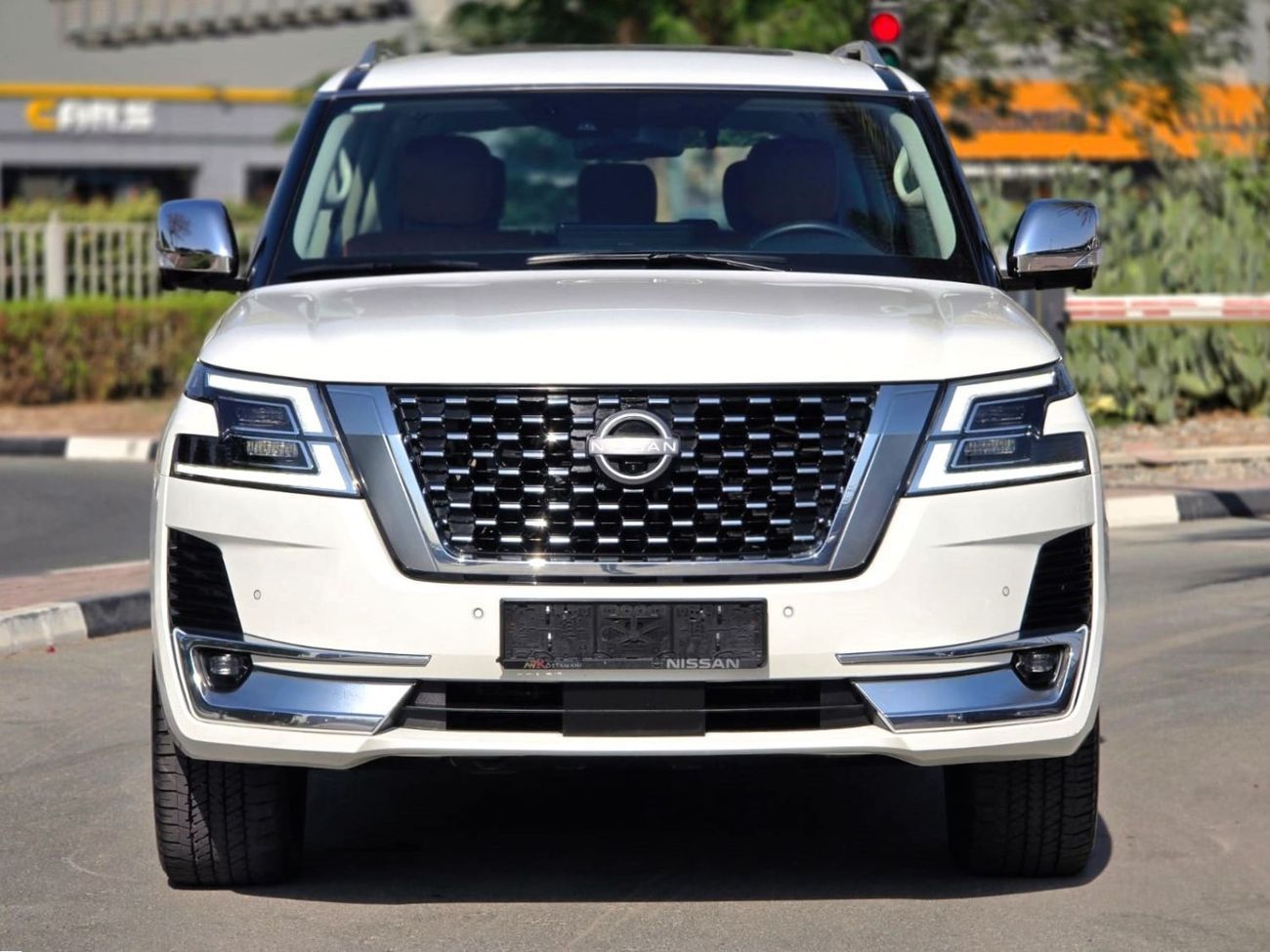 Nissan Patrol LE Platinum 5.6L 2022 GCC SINGLE OWNER WITH AGENCY SERVICE HISTORY IN MINT CONDITION