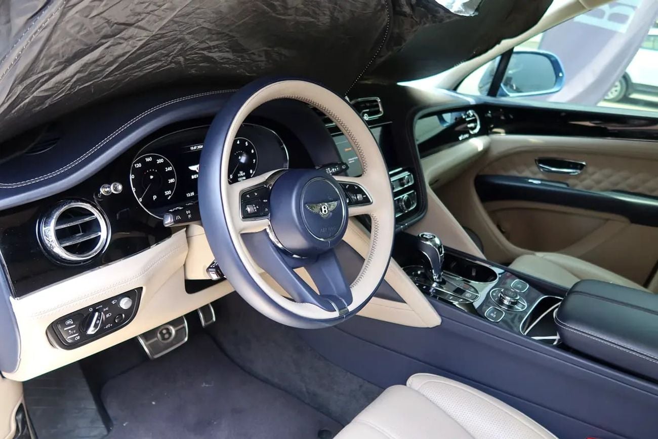 Bentley Bentayga AZURE | GCC Specs | Under Warranty | Accident Free
