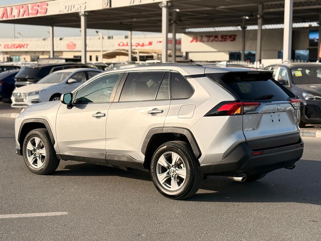 تويوتا راف ٤ XLE 4X4 Full option 2025