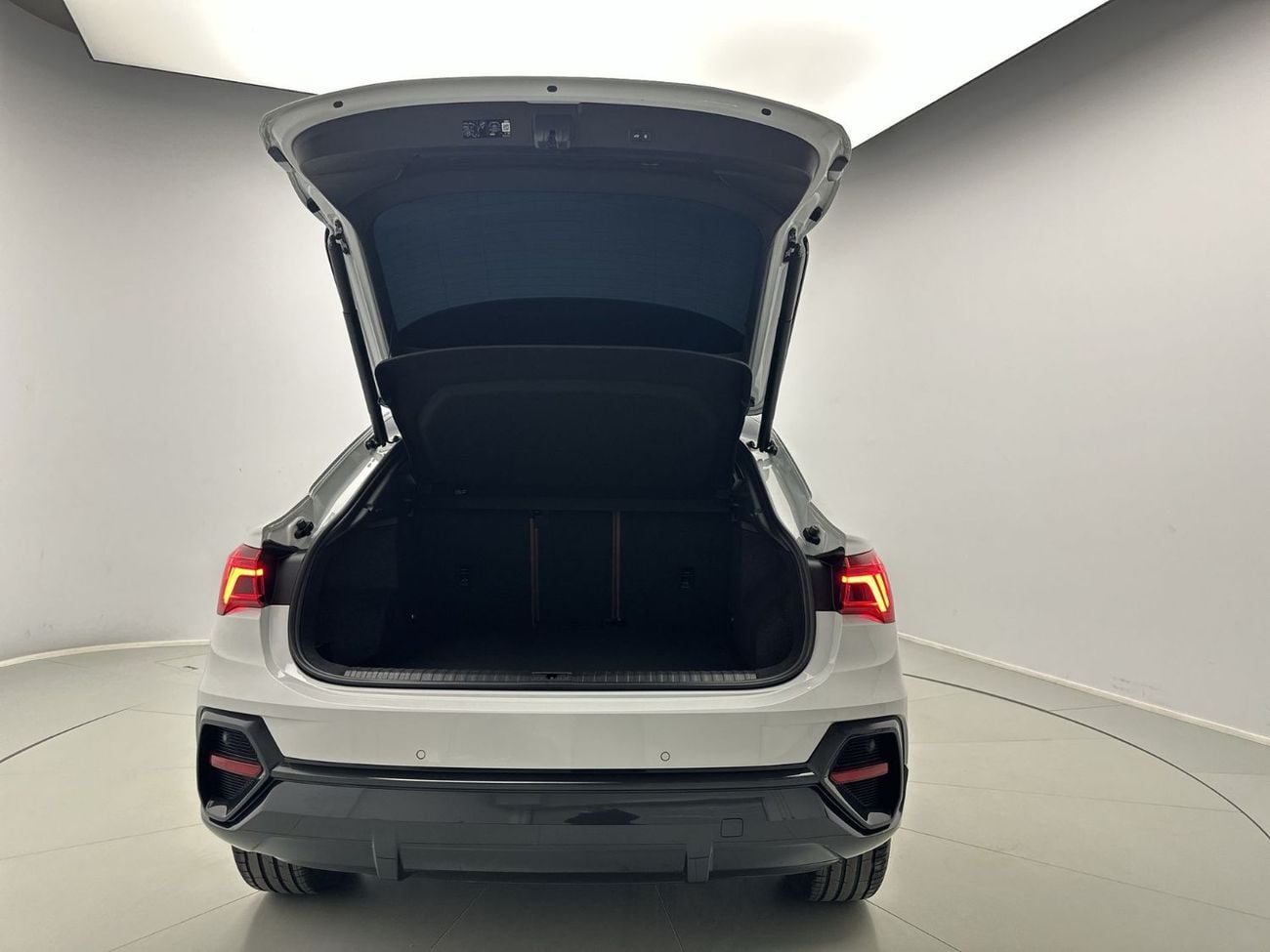 Audi Q3 35 TFSI Advanced 2.0L Q3 Sportback 35 TFSI 150hp (Ref# 75853)