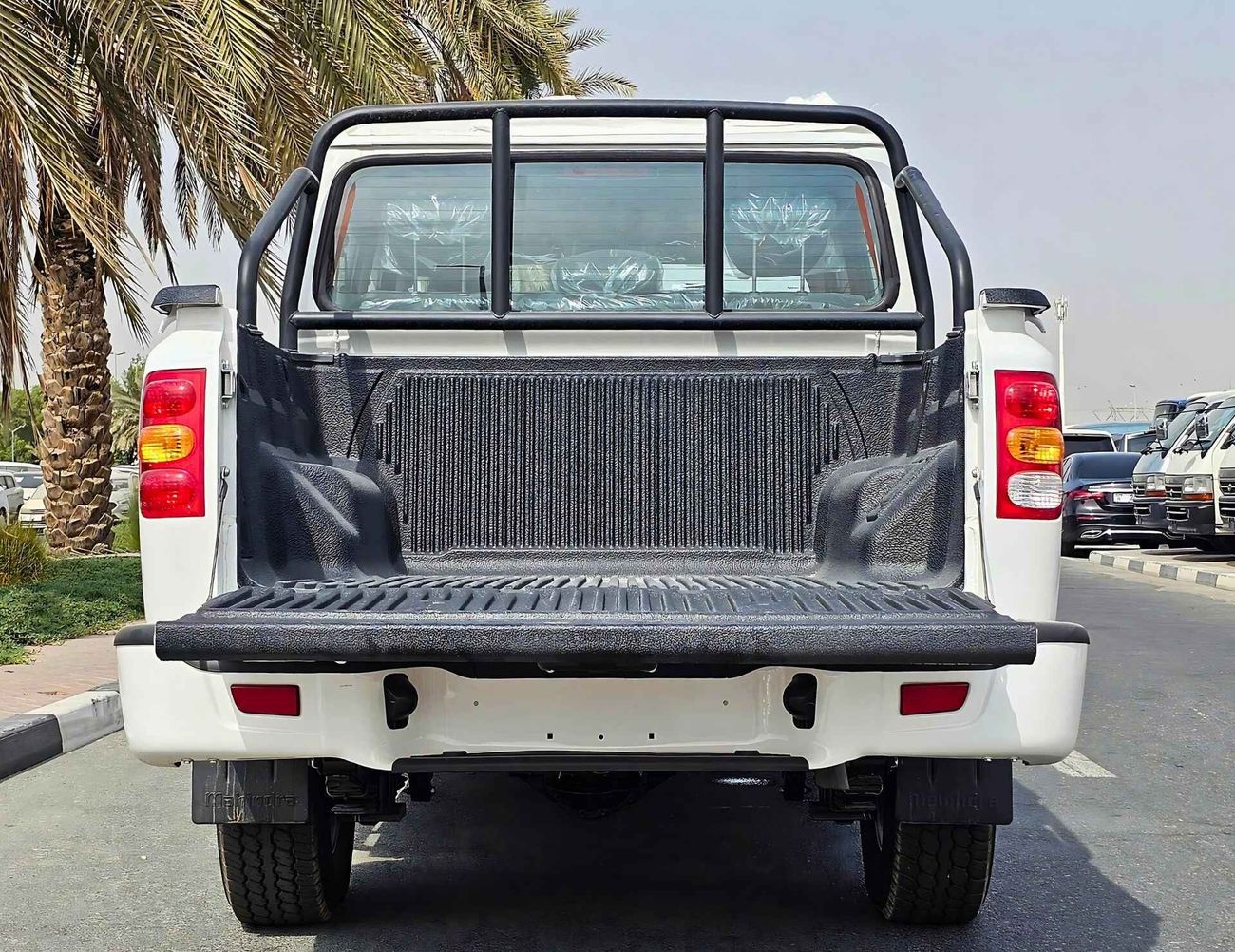 Mahindra Pik Up Double Cabin / A/T, 2.2L V4 Diesel, Hose Power 140HP / 4WD (CODE# 68039)