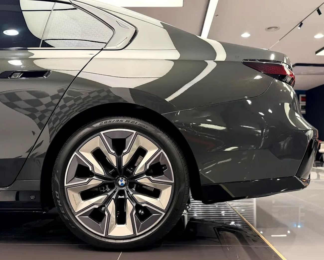 BMW 740i 740i M Sport GCC Specs - Like New!