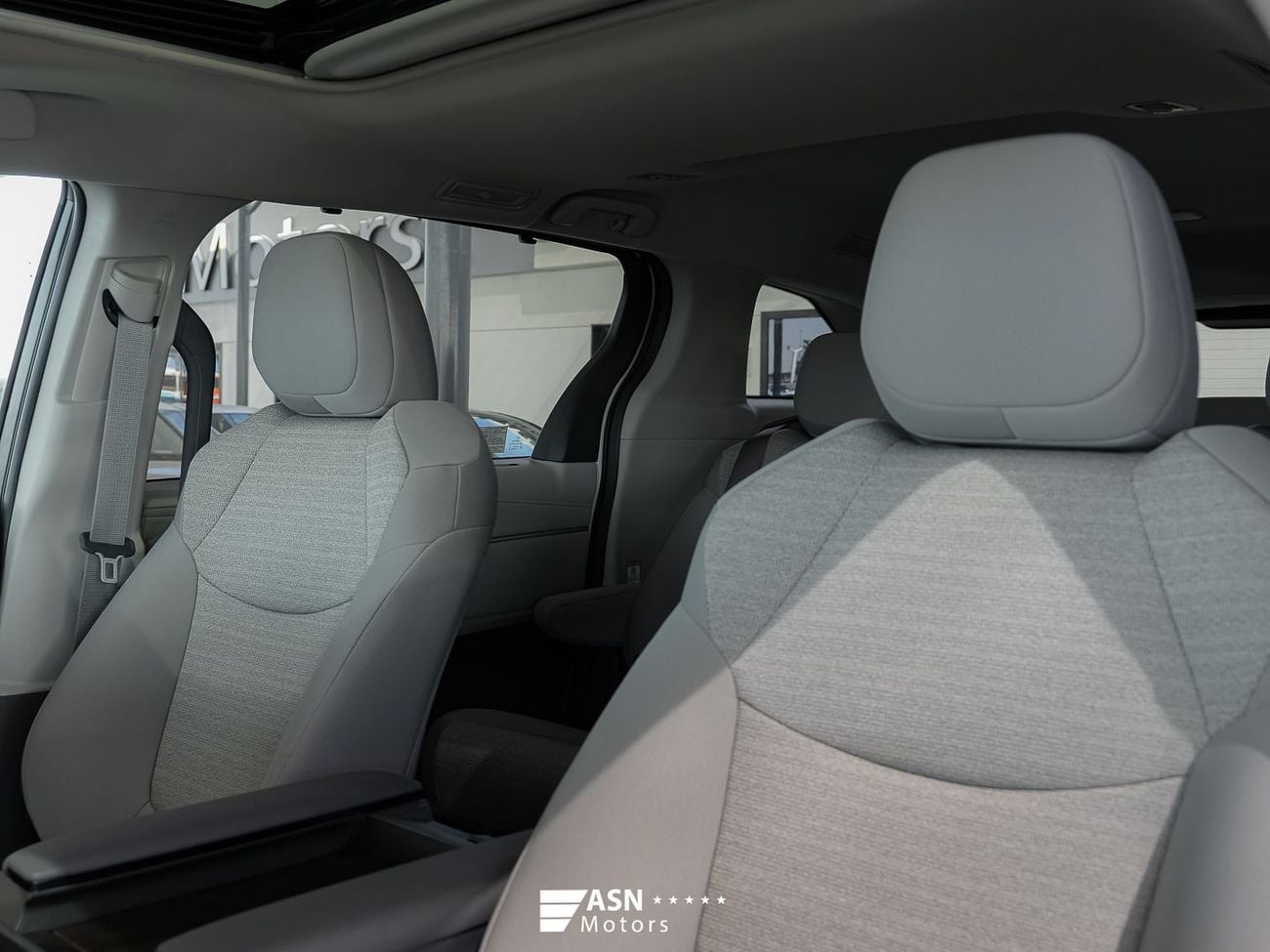 Toyota Sienna  2.5L Dual-Engine 2WD 2025 (Clearance Price)