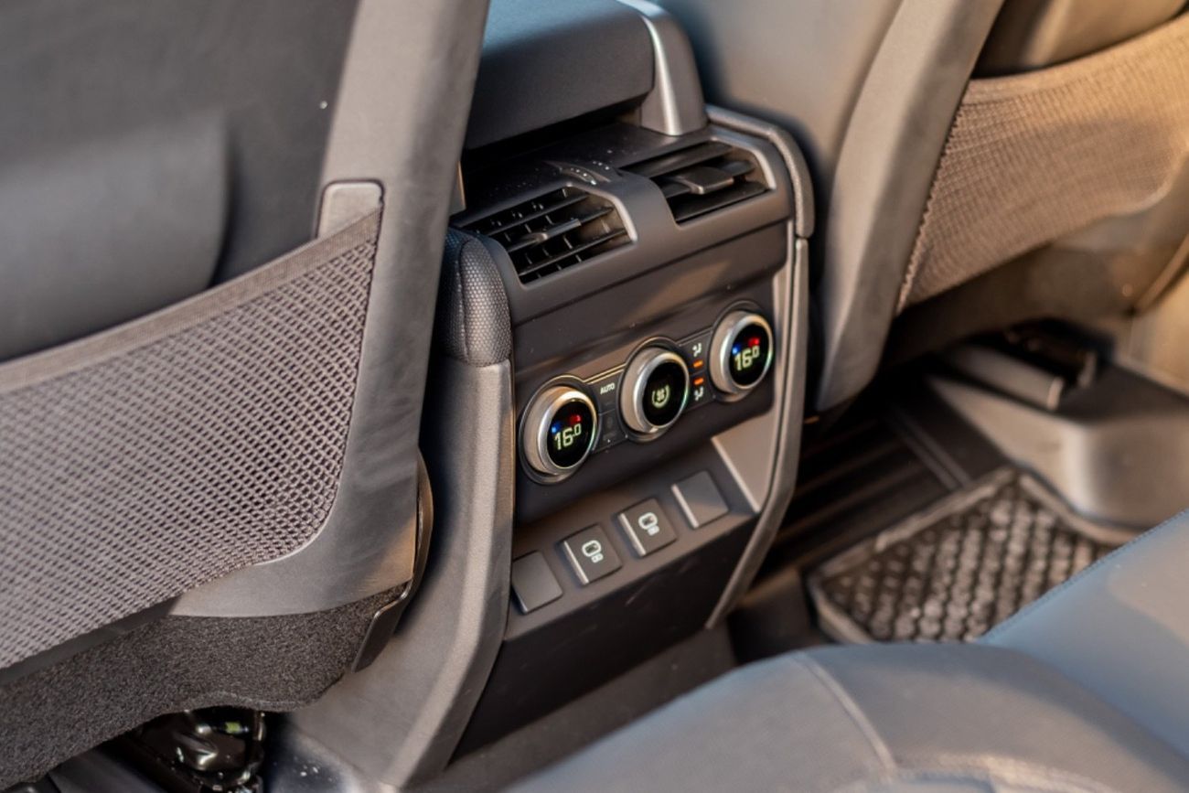 لاند روفر ديفندر P400 110 SE 3.0L (5 Seater) EXPORT PRICE