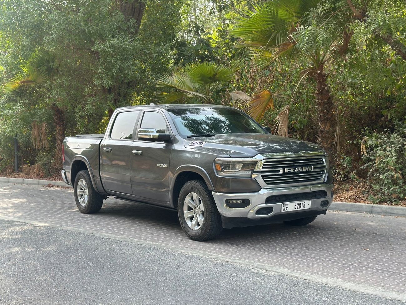 رام 1500 2022 Laramie | 5.7L HEMI V8 | 4x4 | Full Option | American Specs | Low mileage