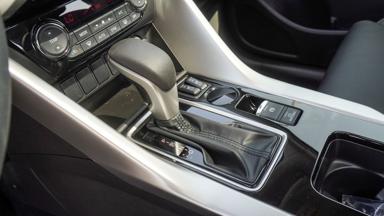 ميتسوبيشي إكلبس كروس Brand New Mitsubishi Eclipse Cross HighLine 2026 Export 1.5L 2WD Petrol|Silver/Black|ECLIPSECROSS-GL