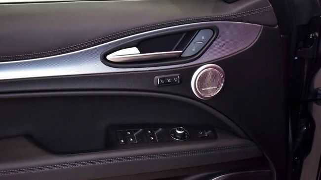 Alfa Romeo Stelvio VELOCE, миниатюра 24