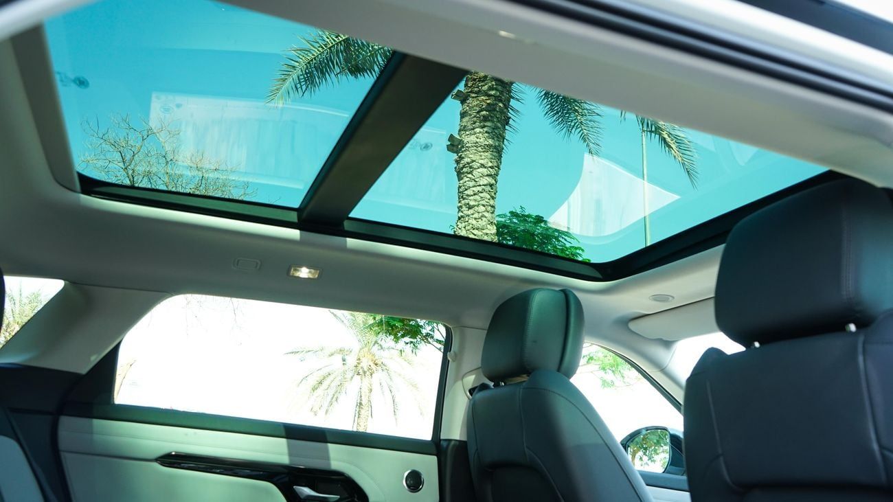 Land Rover Range Rover Evoque SE P250 DYNAMIC 2025!! BRAND NEW CAR!! FIVE YEARS WARRANTY!! THREE YEARS SERVICE CONTRACT