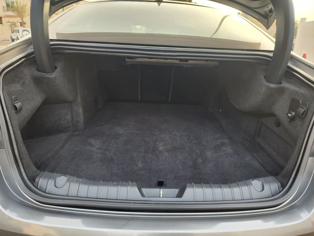 Jaguar XF Jaguar XF25t 2018 (R Sport Package - Black Edition)   Well maintained and taken care of   In Amazing