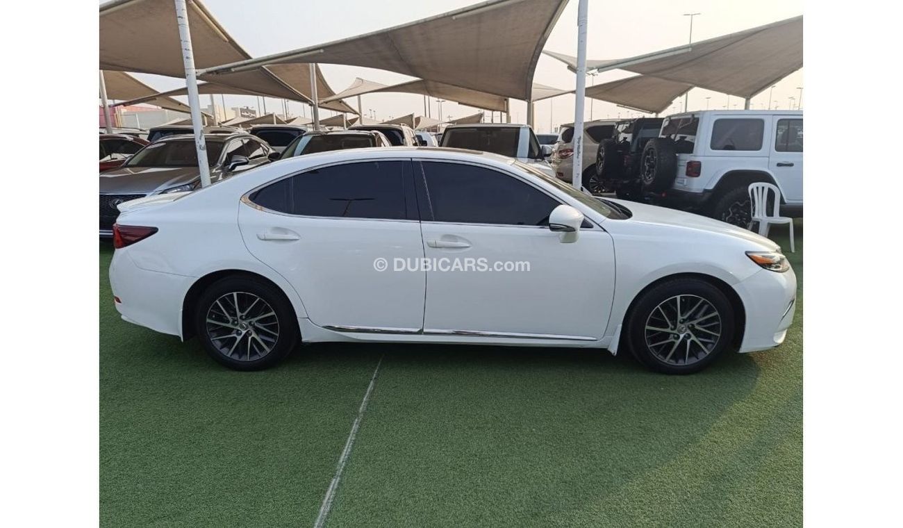 Lexus ES 300 The car is very good, in perfect condition, looks clean from the inside and outside without any acci