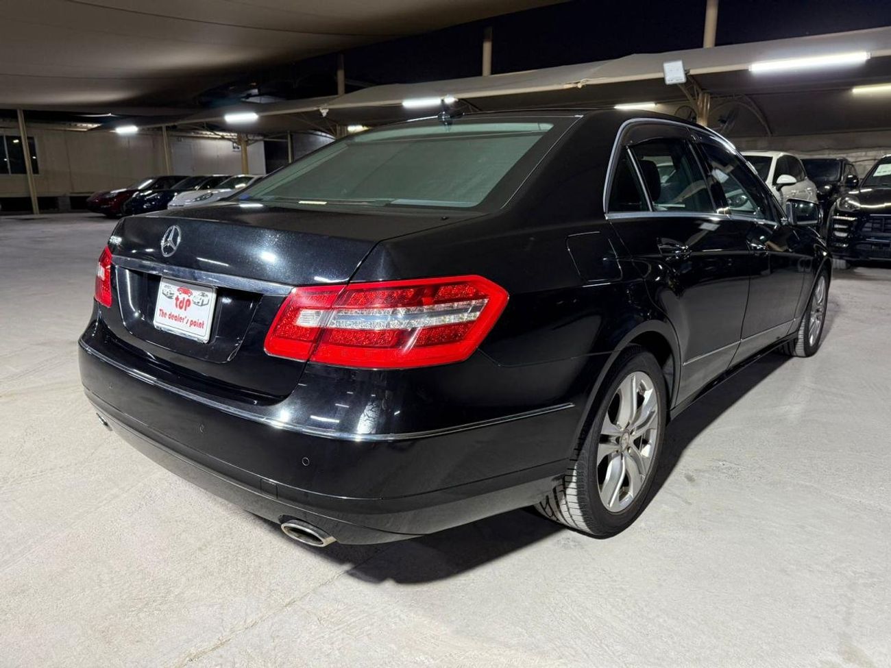 مرسيدس بنز E 350 3.5L | FULL SERVICE HISTORY| BLACK LEATHER SEATS | PUSH START