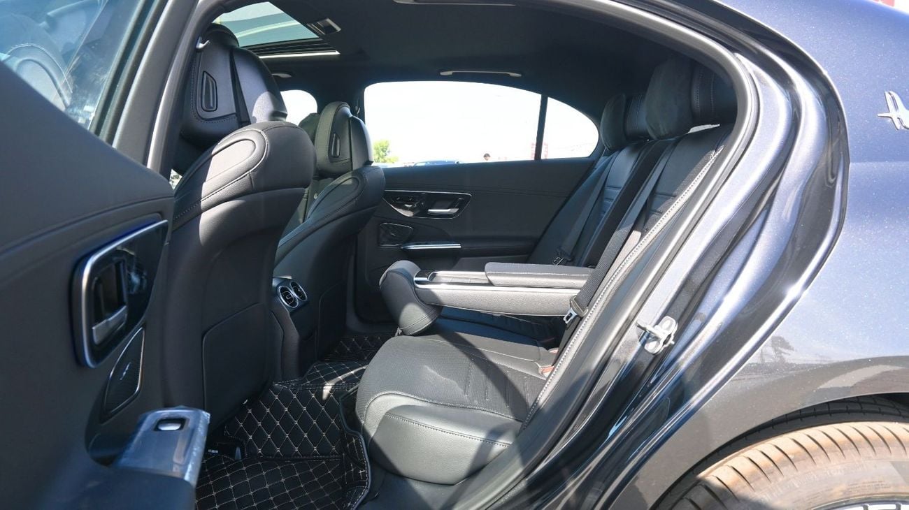 مرسيدس بنز C 200 Mercedes C200 L 2025 1.5L 4 Cylinder 170 hp  4 Doors 5 Seats Grey outside Black inside