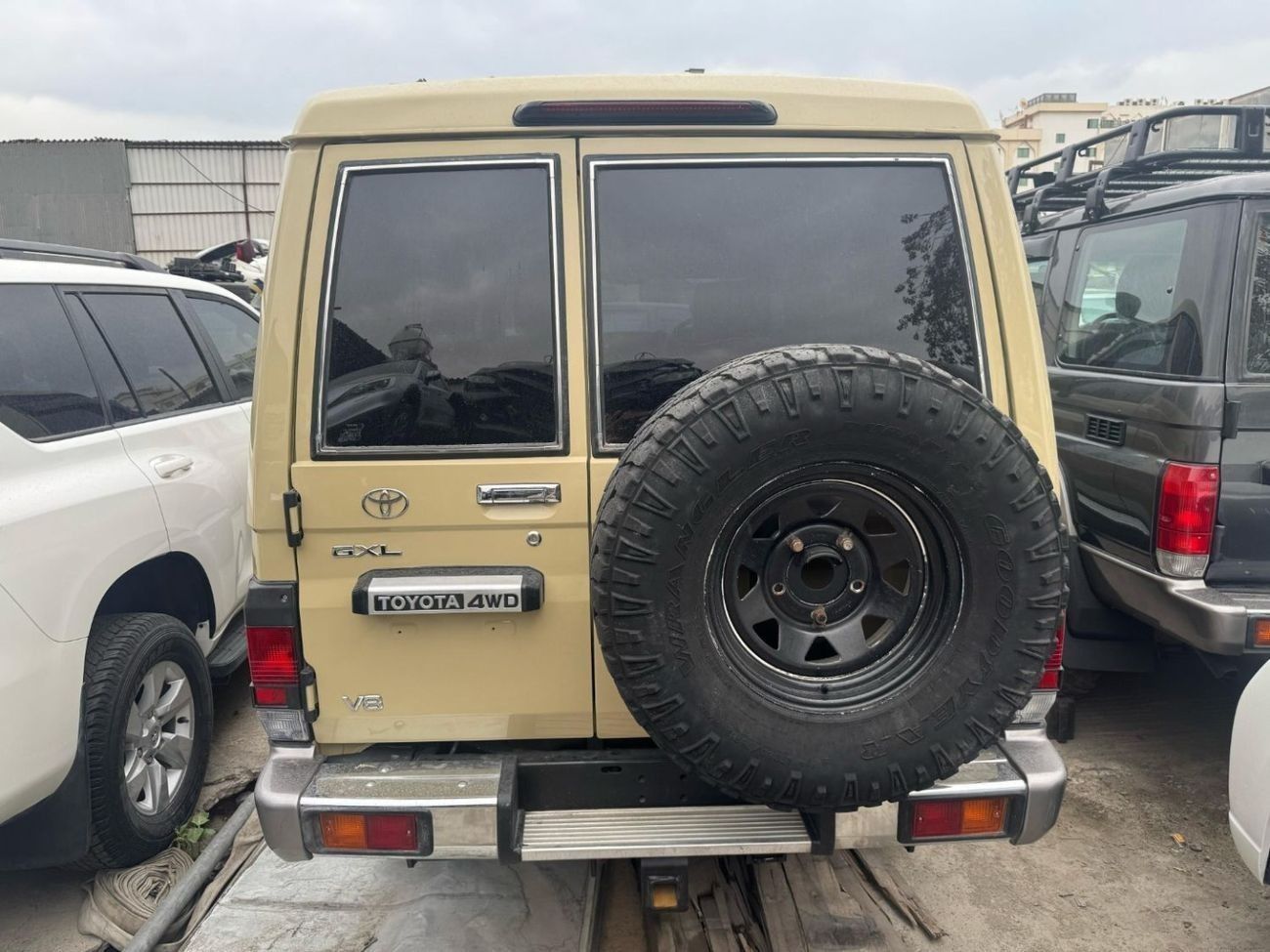 تويوتا لاند كروزر 70 Diesel 4.5 Liter Right Hand Drive 3 Doors Manual Gear