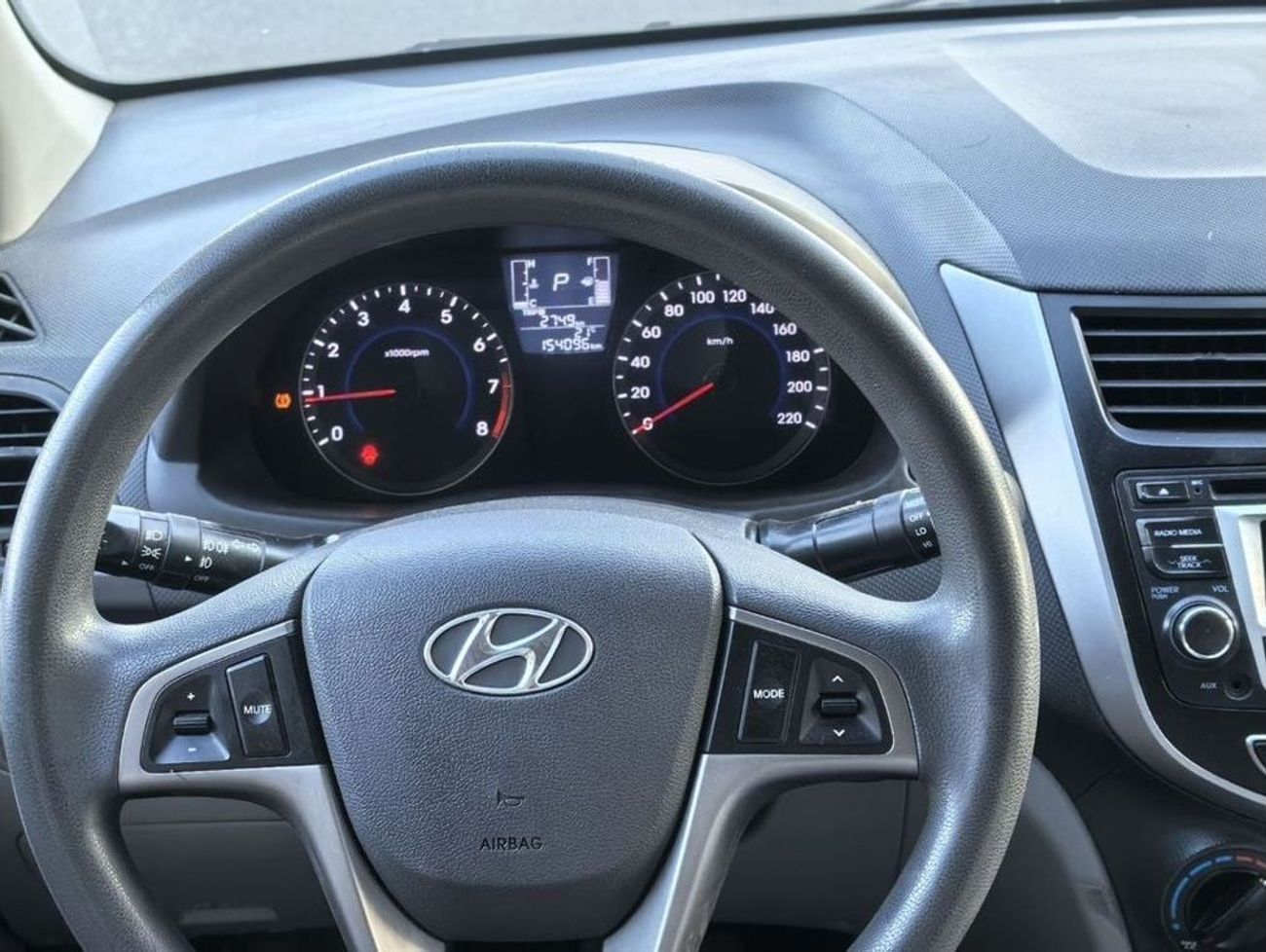 Hyundai Accent Base 1.6L (123 HP) Base 1.6L (138 HP) V4 1.6L / ECO CAR / IN PERFECT CONDITION / GCC