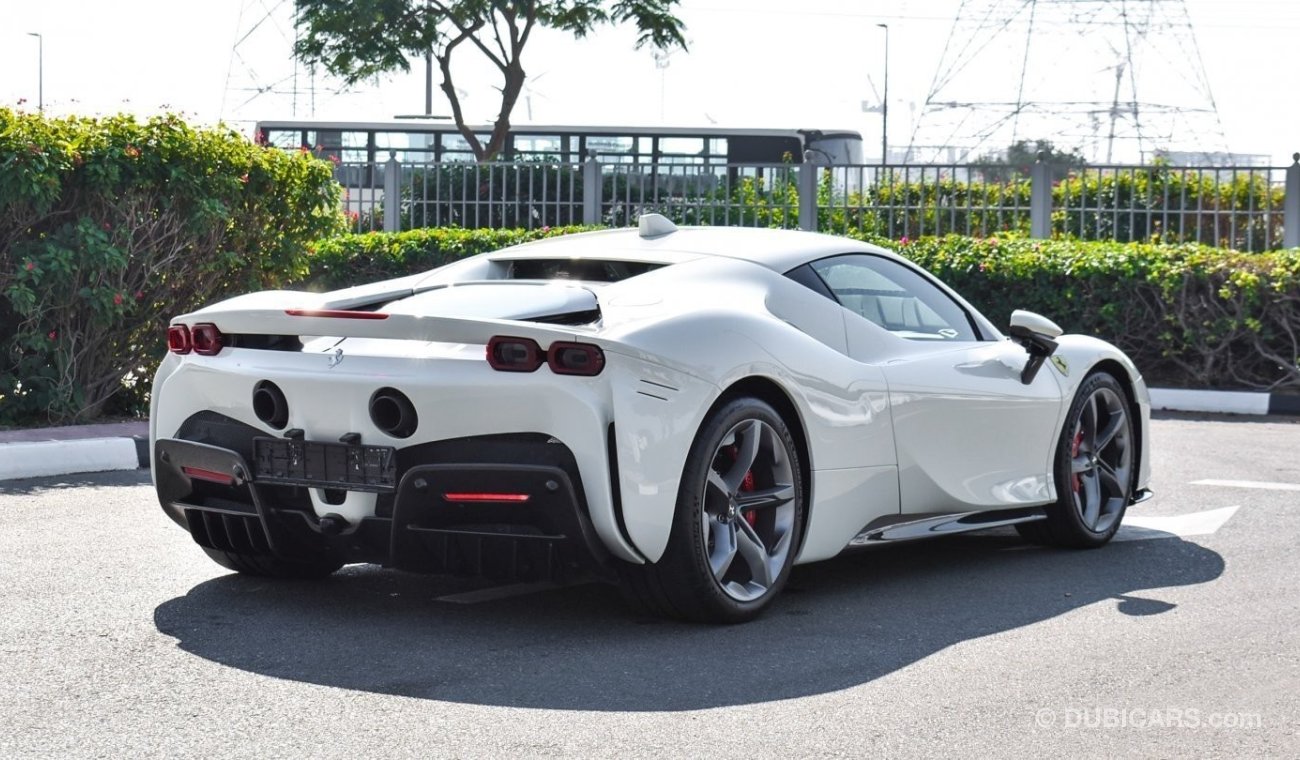 فيراري SF90 Stradale Hybrid