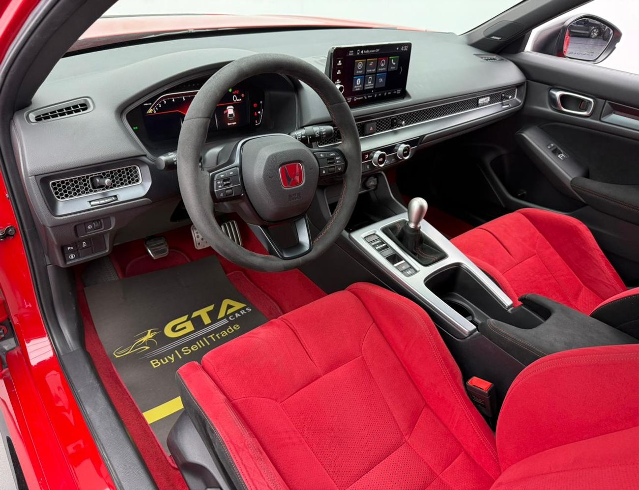 هوندا سيفيك تايب آر 2.0L MT 2023 Honda Civic Type R ,Honda Warranty+Service Contract ,Full Honda Service history ,GCC