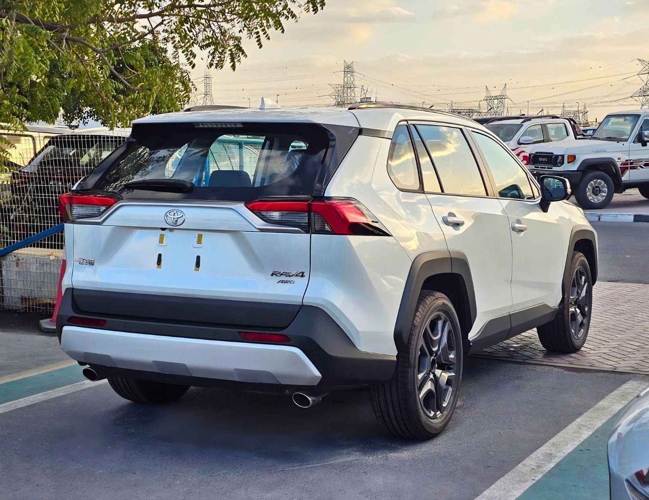 تويوتا راف ٤ ADVENTURE CVT FLAGHSIP / 2.0L PETROL AWD / RADAR, PANORAMIC ROOF, LEATHER WITH POWER SEAT (CODE # RA