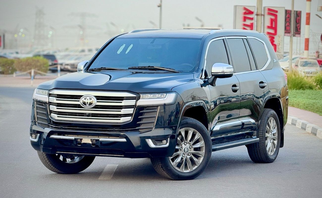 Toyota Land Cruiser 2018 Model Facelift to 2025 LC300 Exterior and Interior Both Full Option V6 Engine