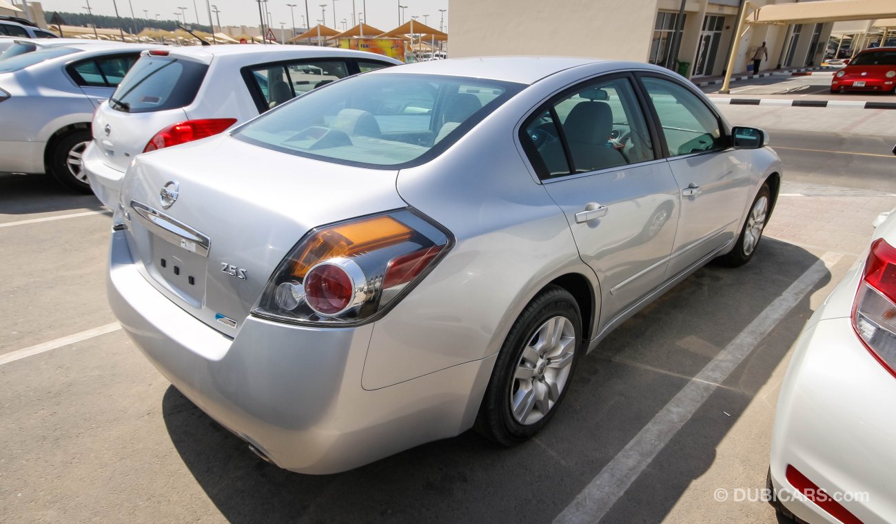 Nissan Altima 2.5S XTRONIC CVT