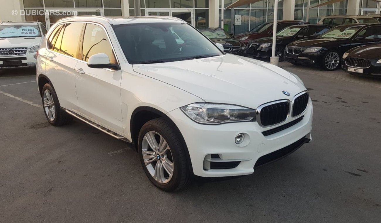 BMW X5 Model 2014 GCC car prefect condition full option low mileage one owner  panoramic roof leather seats