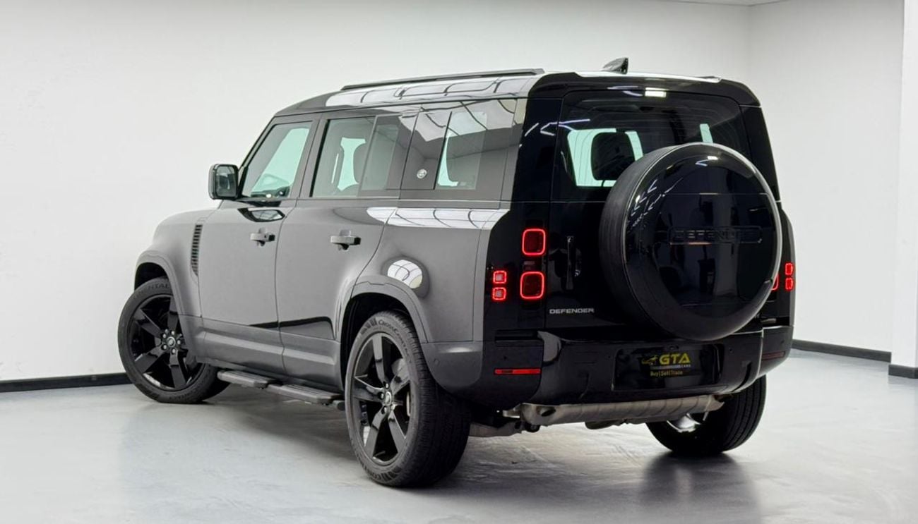 Land Rover Defender 2024 Land Rover Defender 110 HSE P400, 2029 LR Warranty + Service Pack, Low Km, Fully Loaded, GCC