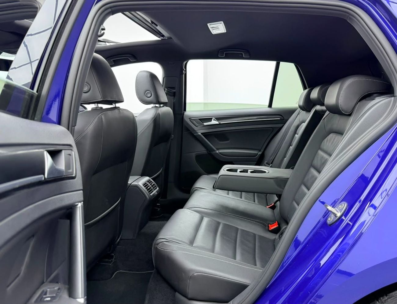 Volkswagen Golf 2017 Volkswagen Golf R, Full Service History, Stage 1 Upgrade, Fully Loaded, GCC