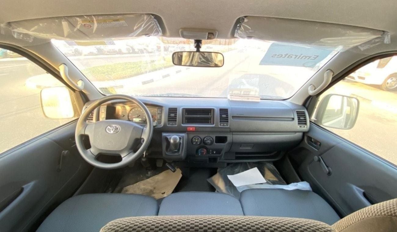 تويوتا هاياس 2.5 Manual STD ROOF 2.5 Standard / Model 2025 / Brand new