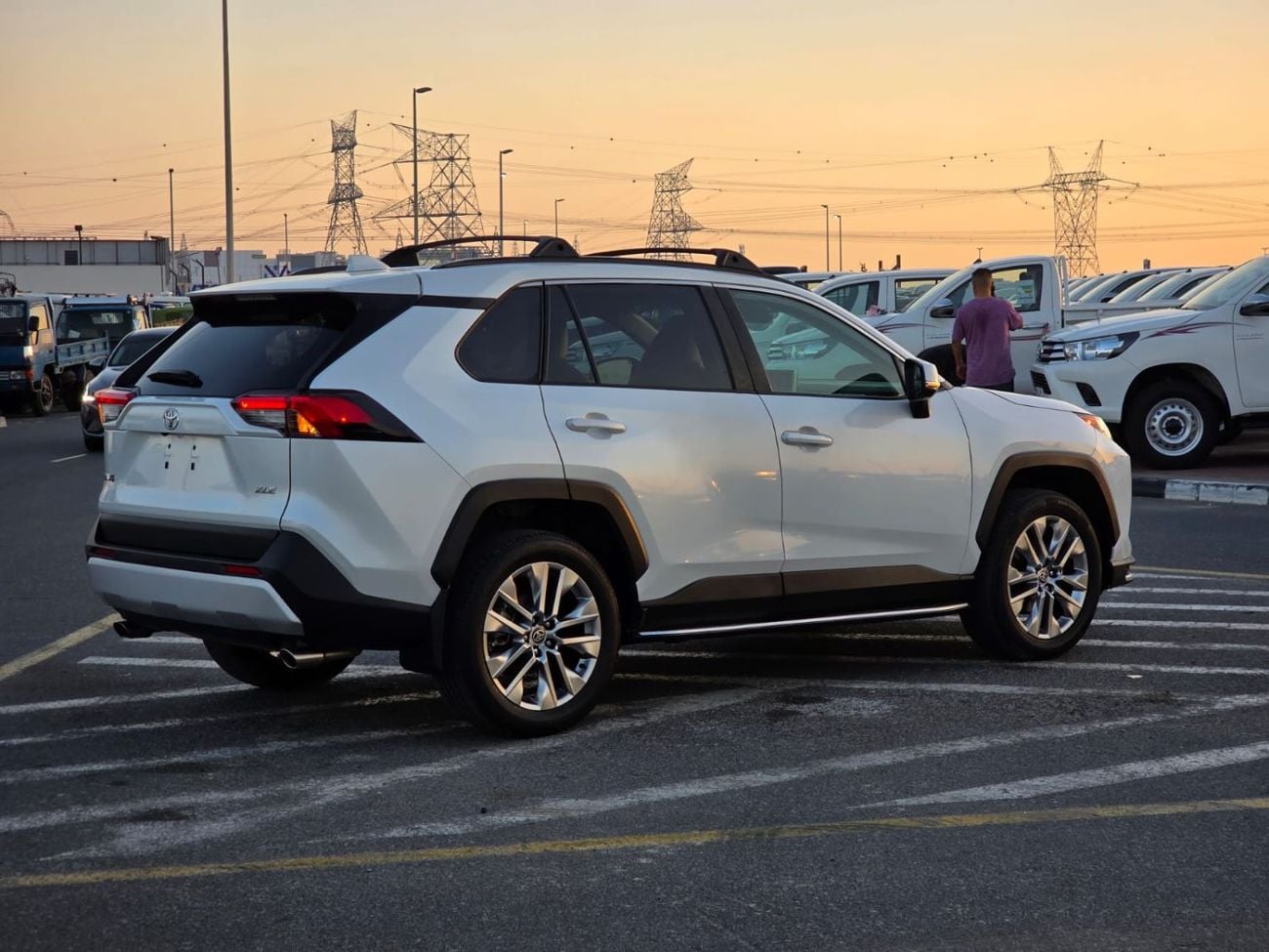 تويوتا راف ٤ 2.5L XLE (Premium)