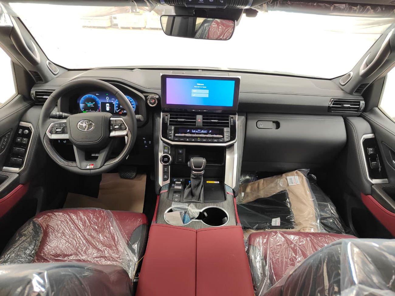 تويوتا لاند كروزر 2025 Toyota Land Cruiser LC300 GR-Sport HEV (Full-Option with Radar) 3.5L V6 Twin Turbo Hybrid Expor