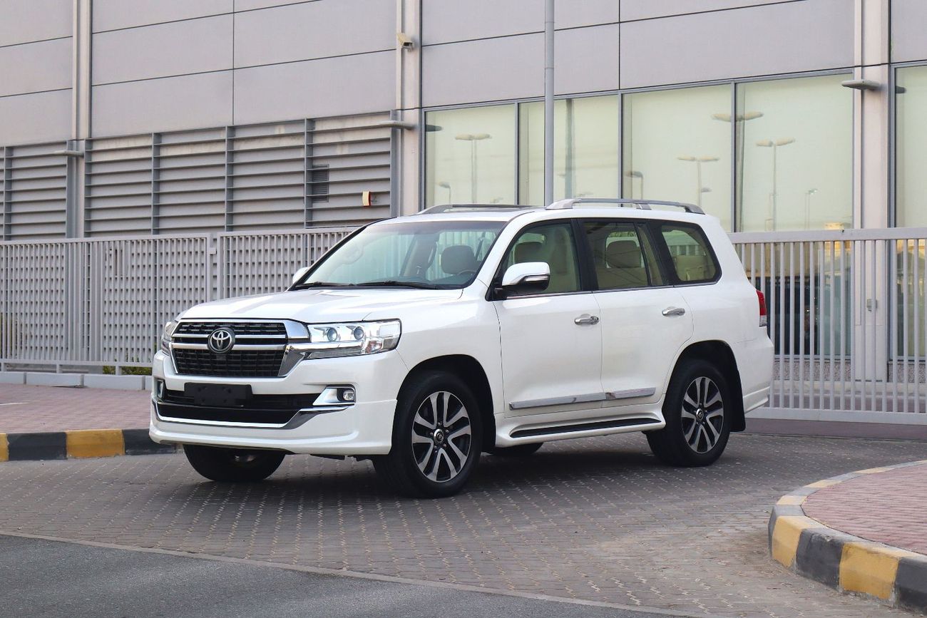 Toyota Land Cruiser VXR 5.7L 4WD